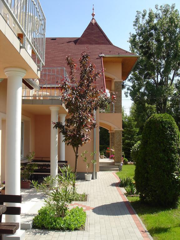 Villa Mónika Keszthely Exterior foto